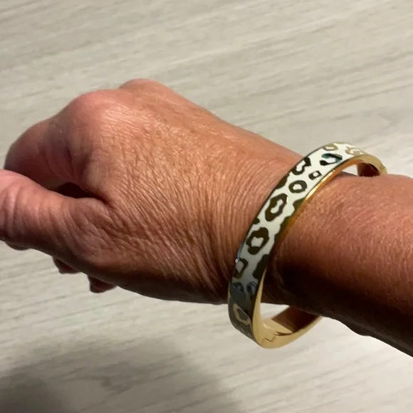 Kate Spade New York Changing Spots Hinge Bracelet Cream Gold- Rare - Picture 6 of 16